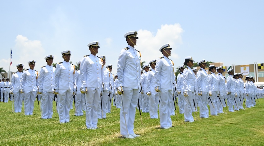  166 guardiamarinas de la Heroica Escuela Naval Militar