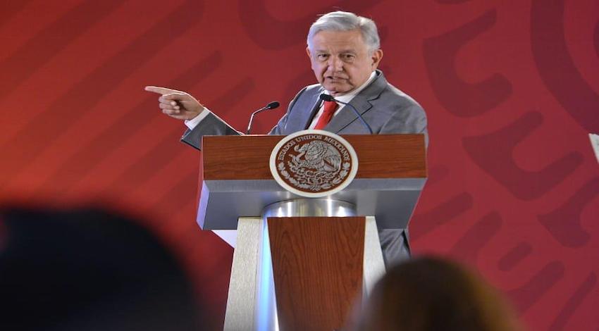 AMLO chapulineo fifí